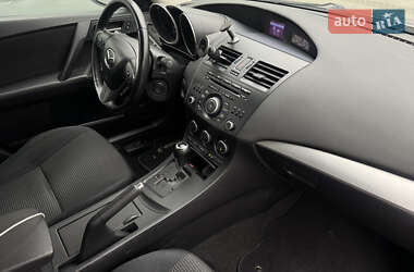 Седан Mazda 3 2013 в 