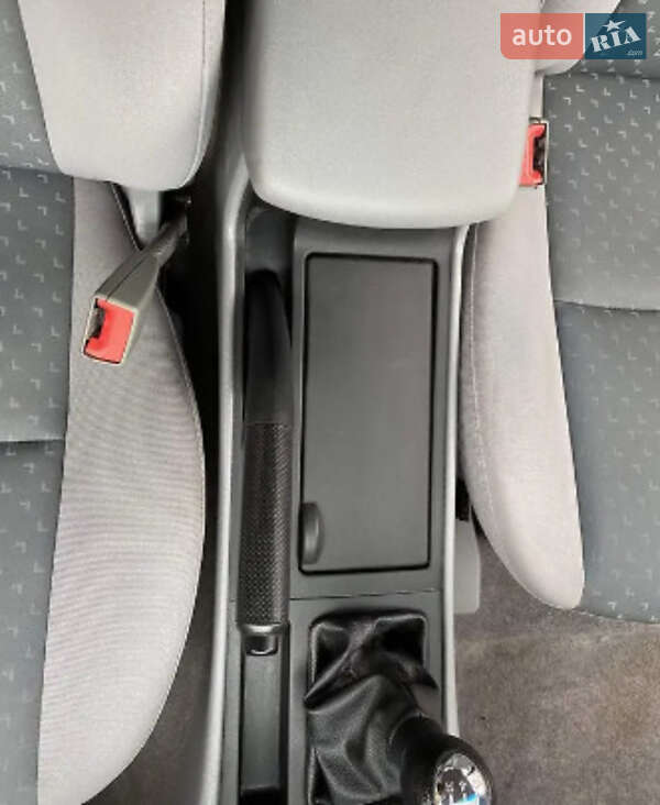 Хэтчбек Mazda 3 2005 в Берегово