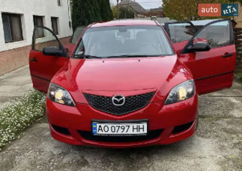Хэтчбек Mazda 3 2005 в Берегово