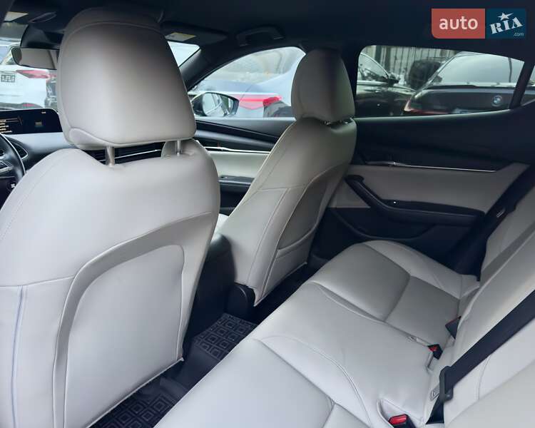 Хэтчбек Mazda 3 2019 в Киеве