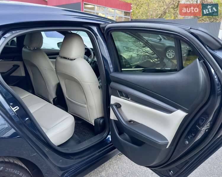 Хэтчбек Mazda 3 2019 в Киеве