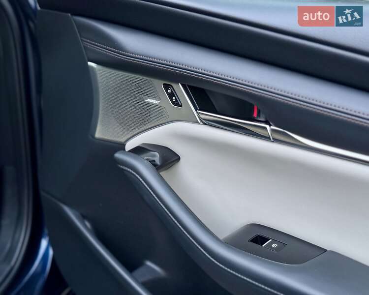 Хэтчбек Mazda 3 2019 в Киеве