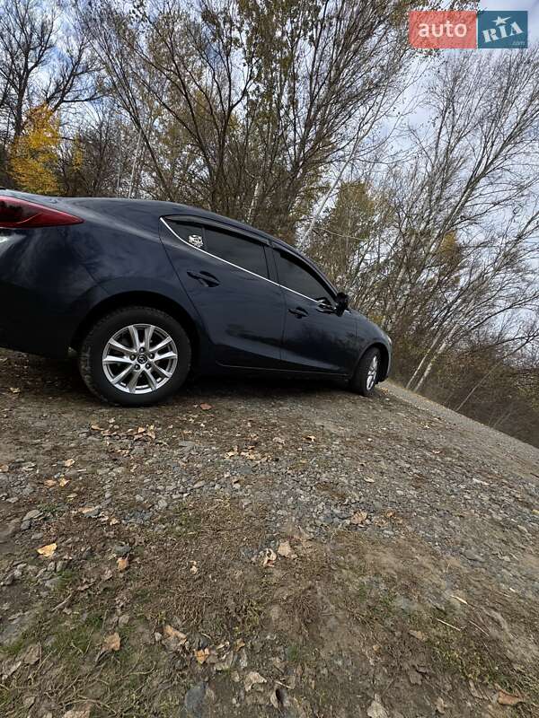 Седан Mazda 3 2015 в Полтаве