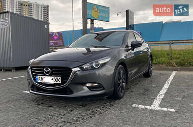 Седан Mazda 3 2016 в Киеве