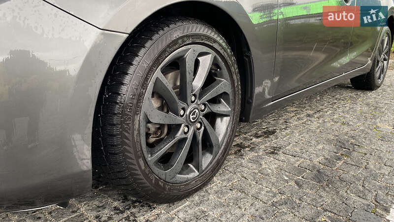 Седан Mazda 3 2016 в Києві