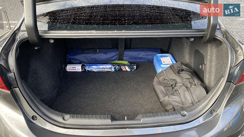 Седан Mazda 3 2016 в Києві