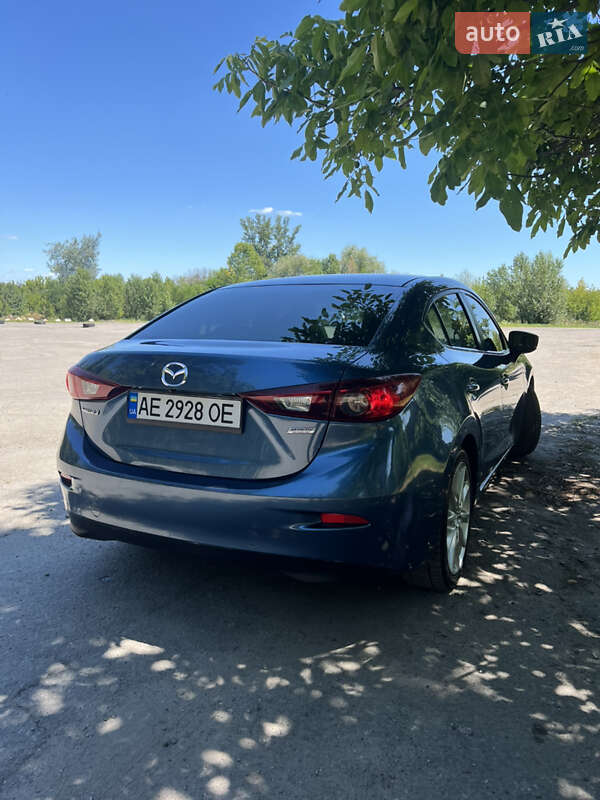 Седан Mazda 3 2016 в Павлограде