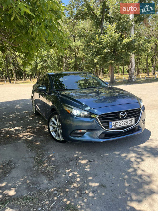 Седан Mazda 3 2016 в Павлограде