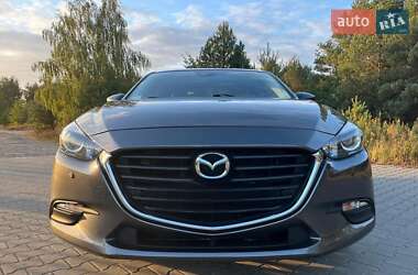 Седан Mazda 3 2017 в Киеве