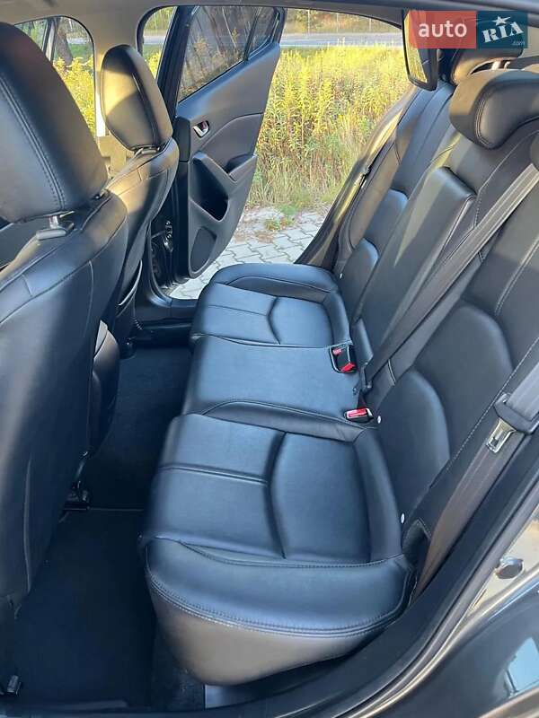 Седан Mazda 3 2017 в Києві фото 11 Седан Mazda 3 2017 в Києві