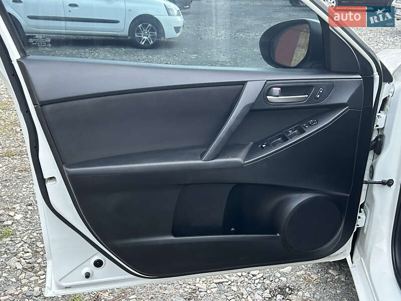 Седан Mazda 3 2013 в Прилуках фото 13 Седан Mazda 3 2013 в Прилуках