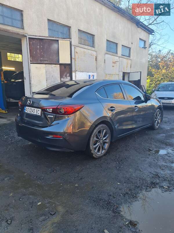 Седан Mazda 3 2015 в Ужгороде фото 5 Седан Mazda 3 2015 в Ужгороде