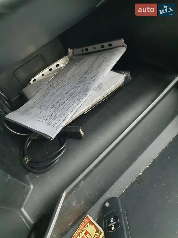 Седан Mazda 3 2007 в Києві документ 2 фото Седан Mazda 3 2007 в Києві документ