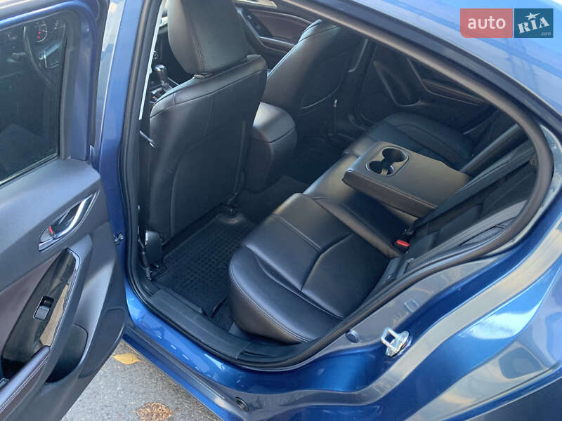 Седан Mazda 3 2017 в Днепре фото 12 Седан Mazda 3 2017 в Днепре