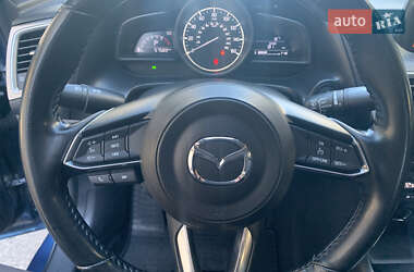 Седан Mazda 3 2017 в Днепре