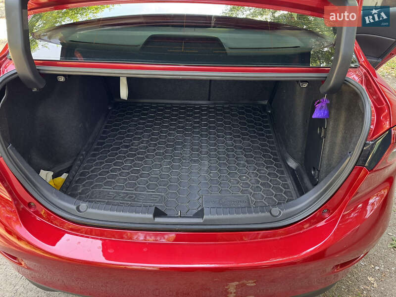 Седан Mazda 3 2016 в Запорожье фото 14 Седан Mazda 3 2016 в Запорожье