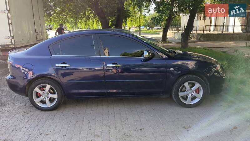 Седан Mazda 3 2005 в Черновцах