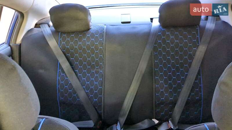 Седан Mazda 3 2005 в Черновцах