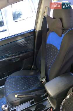 Седан Mazda 3 2005 в Чернівцях