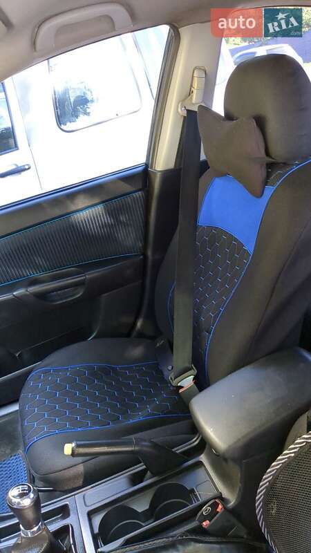 Седан Mazda 3 2005 в Черновцах