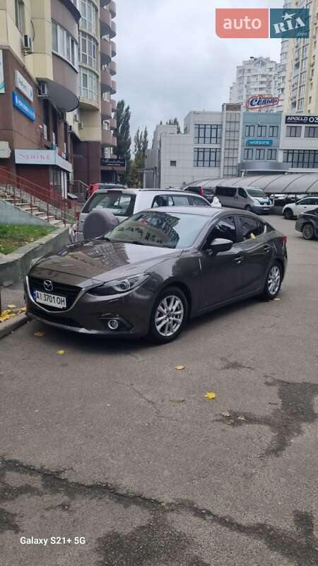 Седан Mazda 3 2014 в Киеве