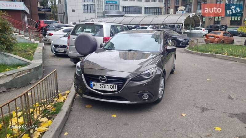 Седан Mazda 3 2014 в Киеве
