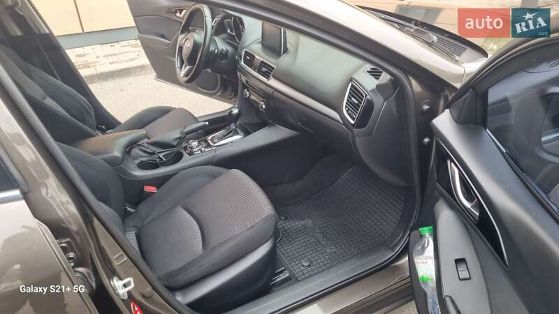 Седан Mazda 3 2014 в Киеве