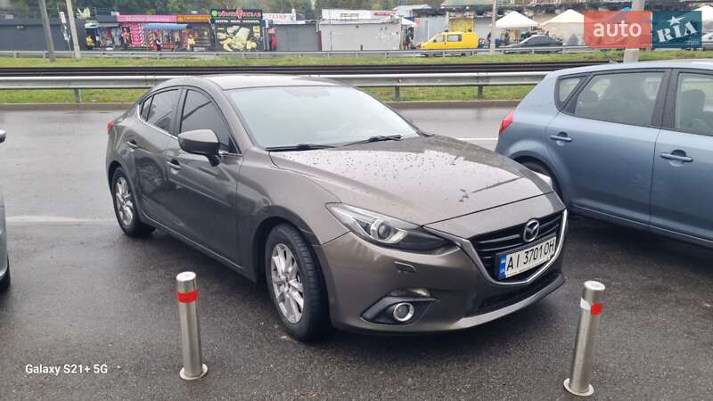 Седан Mazda 3 2014 в Киеве