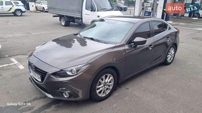 Седан Mazda 3 2014 в Киеве