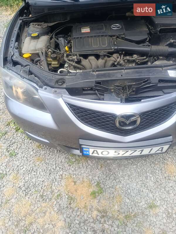 Седан Mazda 3 2005 в Ужгороді