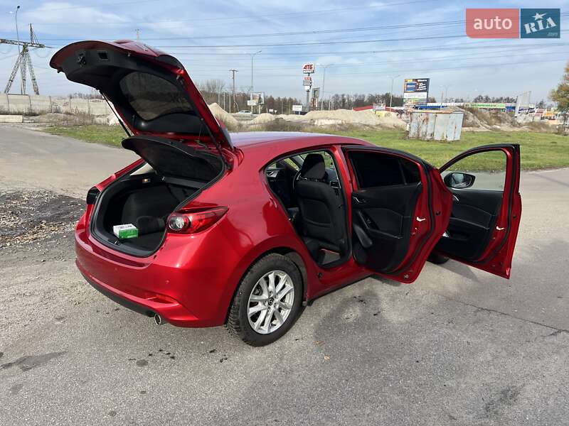 Хэтчбек Mazda 3 2016 в Киеве