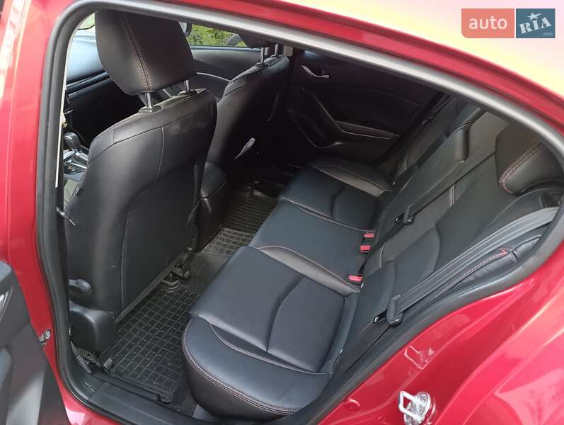 Хетчбек Mazda 3 2016 в Комсомольському