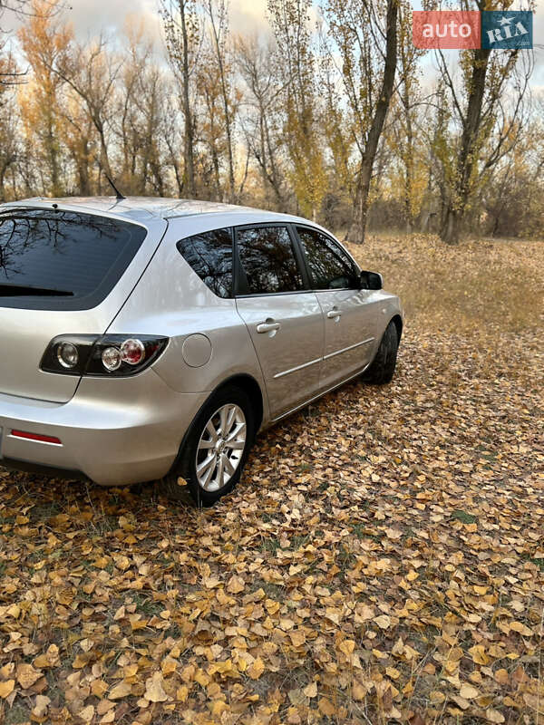 Хэтчбек Mazda 3 2006 в Днепре