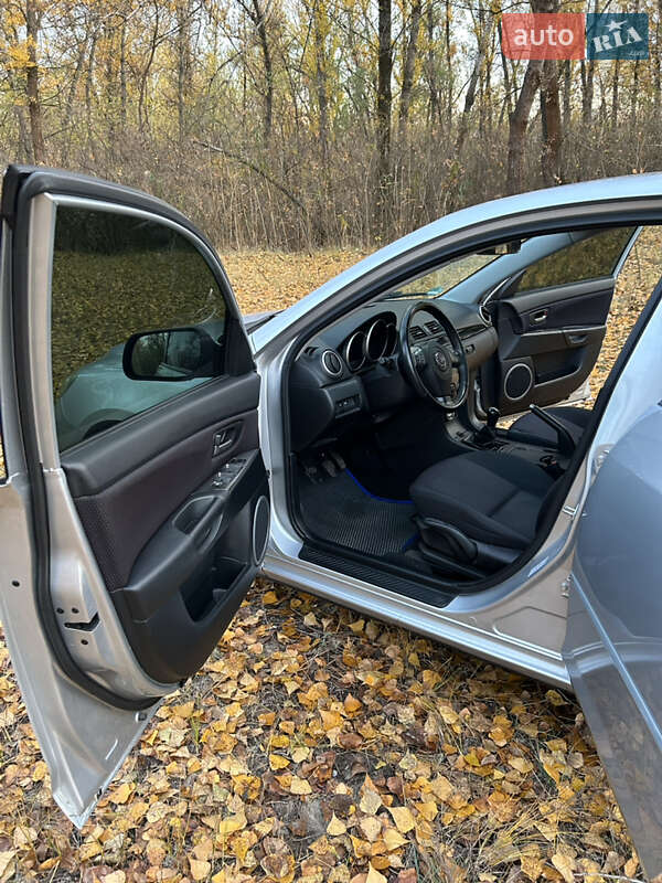 Хэтчбек Mazda 3 2006 в Днепре