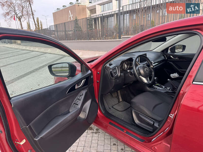 Седан Mazda 3 2014 в Киеве