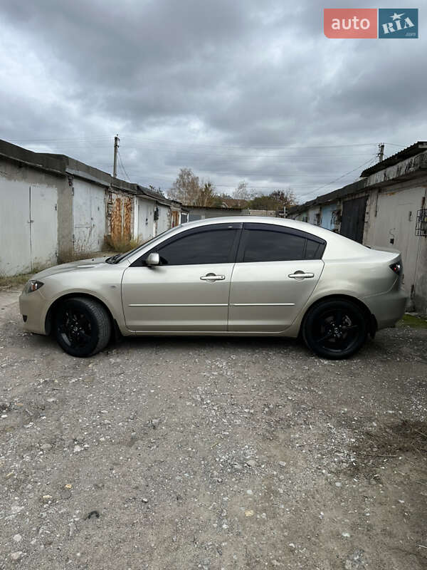 Седан Mazda 3 2005 в Каменском