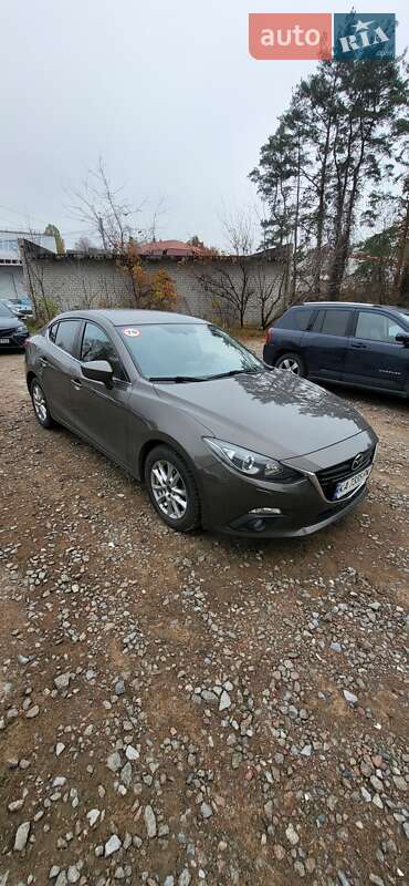 Седан Mazda 3 2016 в Киеве