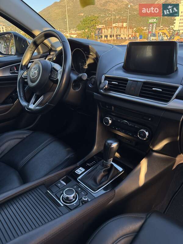 Седан Mazda 3 2018 в Киеве фото 17 Седан Mazda 3 2018 в Киеве