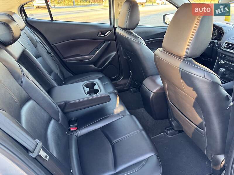 Седан Mazda 3 2018 в Киеве фото 20 Седан Mazda 3 2018 в Киеве