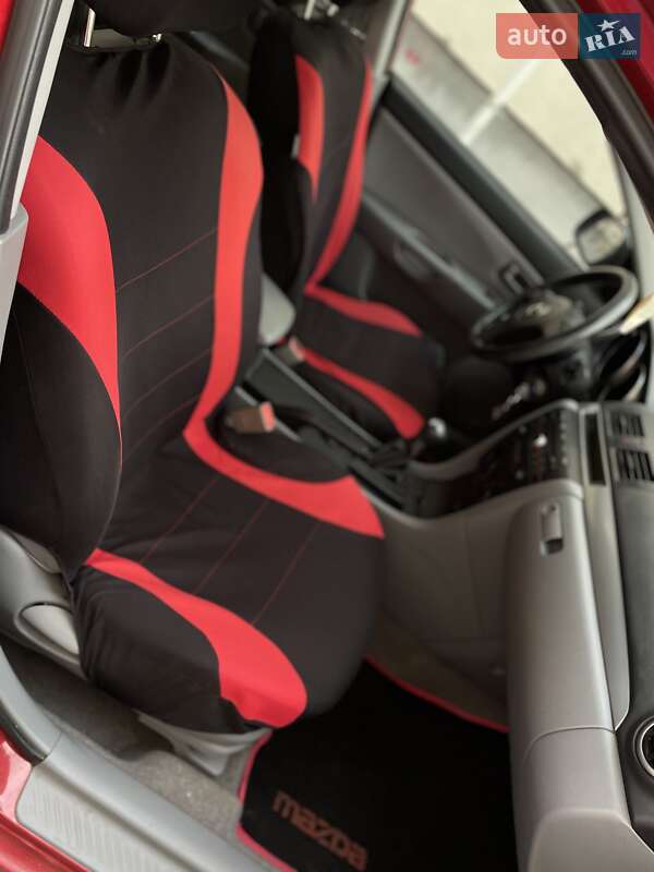 Хэтчбек Mazda 3 2005 в Берегово