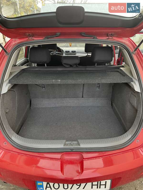 Хэтчбек Mazda 3 2005 в Берегово