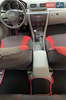 Хэтчбек Mazda 3 2005 в Берегово