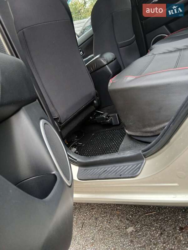 Хетчбек Mazda 3 2008 в Чернігові