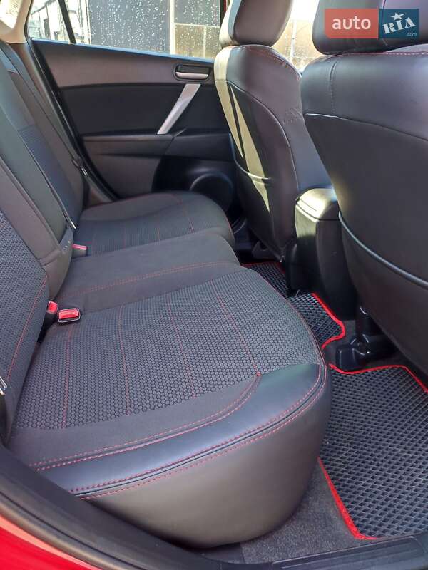 Хэтчбек Mazda 3 2010 в Полтаве