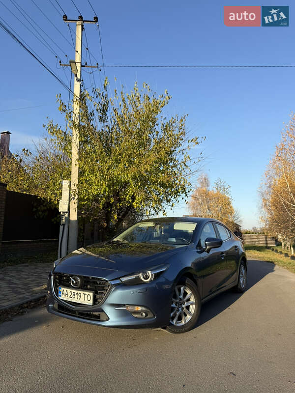 Седан Mazda 3 2018 в Киеве фото Седан Mazda 3 2018 в Киеве