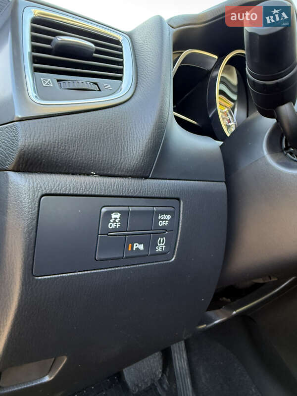 Седан Mazda 3 2018 в Киеве фото 12 Седан Mazda 3 2018 в Киеве