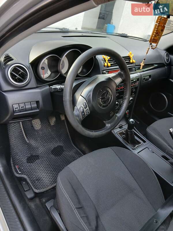 Седан Mazda 3 2006 в Ивано-Франковске