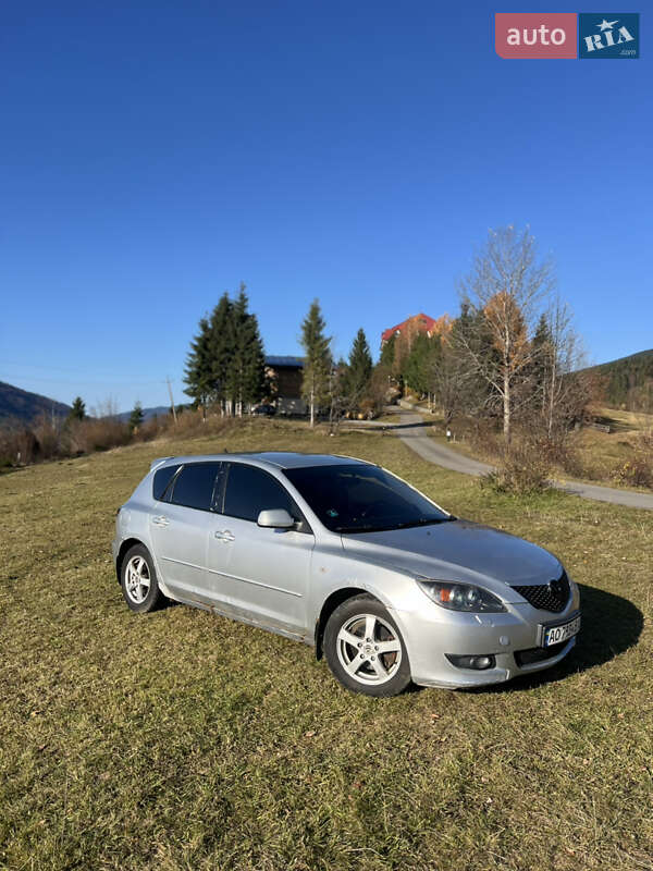 Хетчбек Mazda 3 2004 в Міжгір'ї