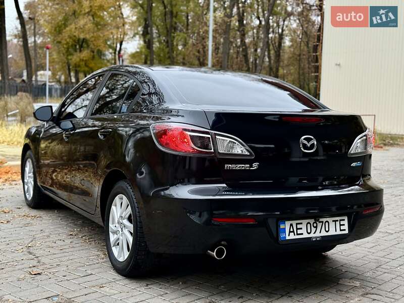 Седан Mazda 3 2013 в Дніпрі