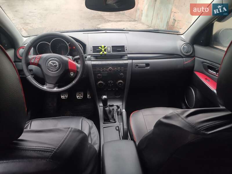 Седан Mazda 3 2004 в Черновцах